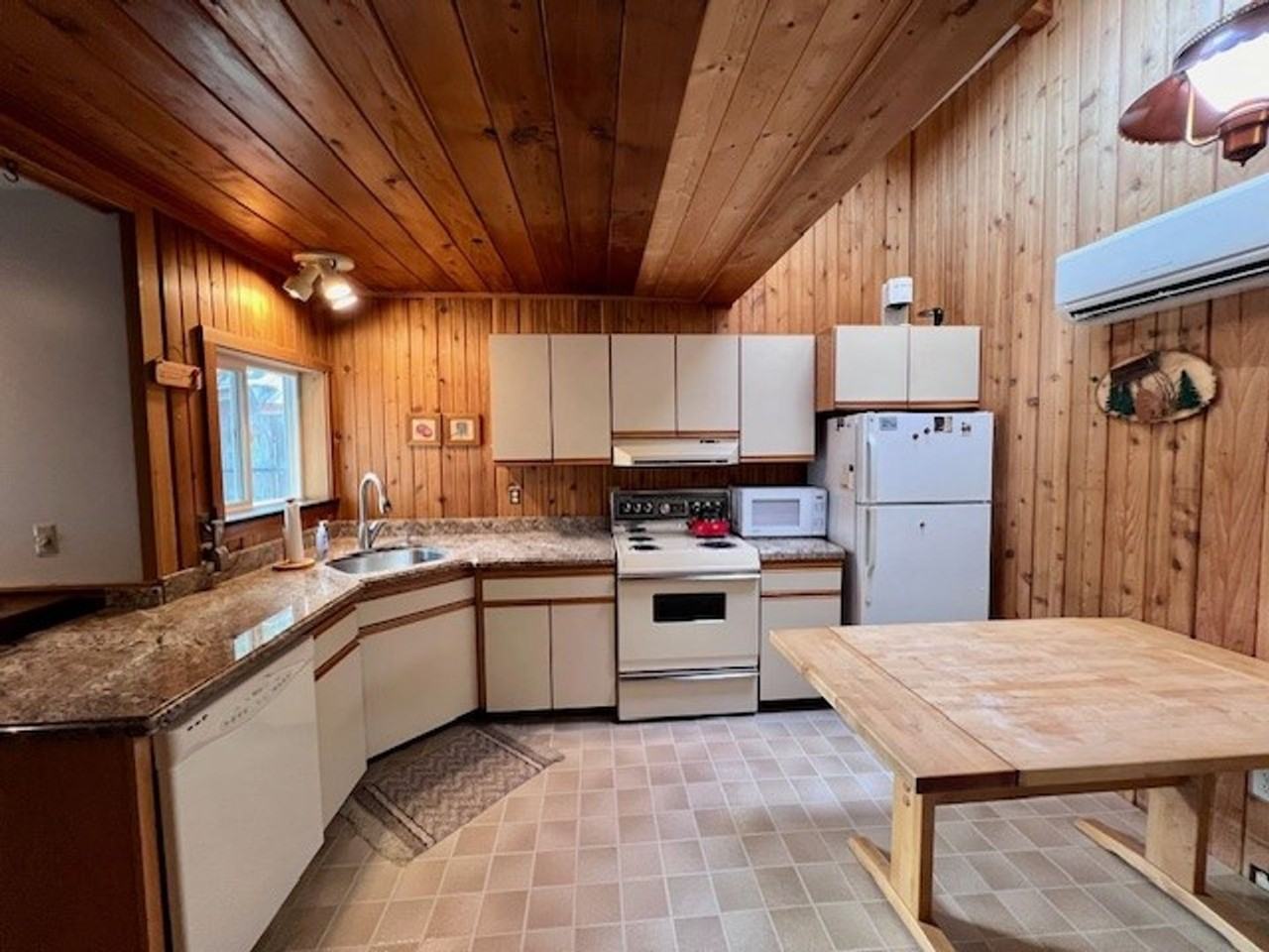 354 Shallow Shore Rd - Photo 7 of 21