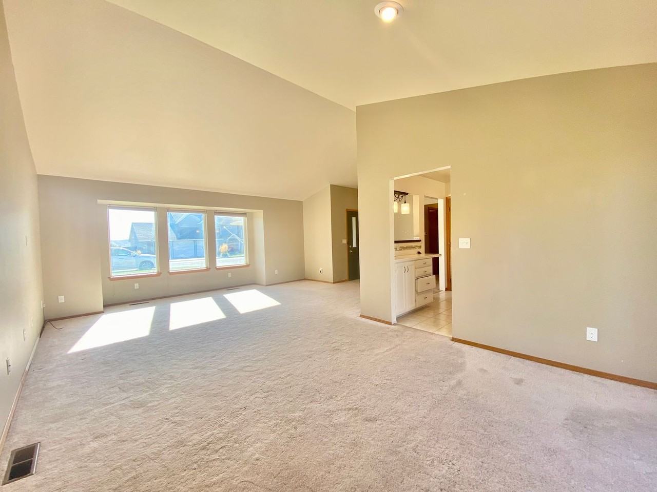 5405 Pear Butte Dr - Photo 2 of 31