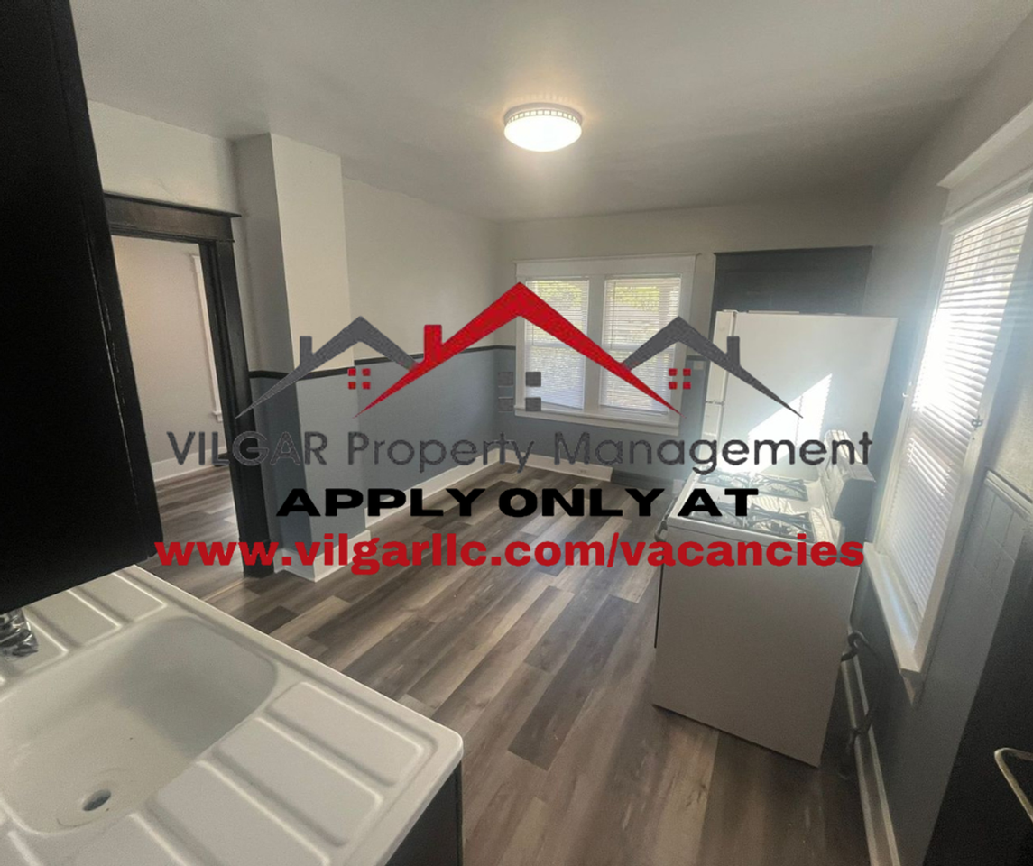 4239 Olcott Ave - Photo 2 of 17