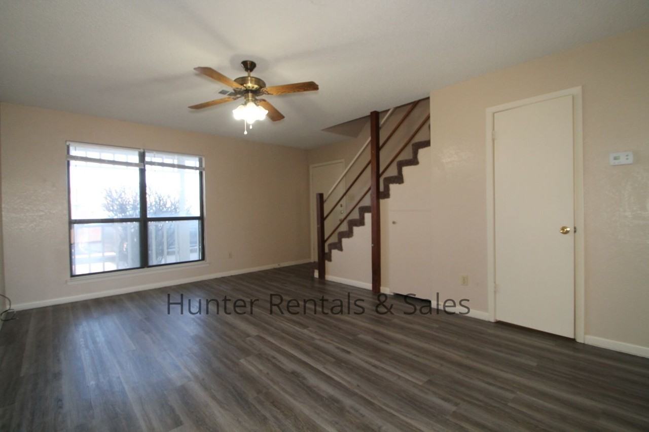 2601 Bermuda Dr Apt A - Photo 4 of 20