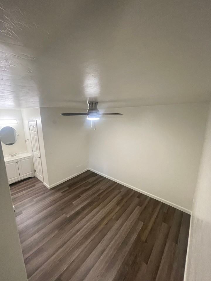 Casa De Caro Apartments - Photo 3 of 18