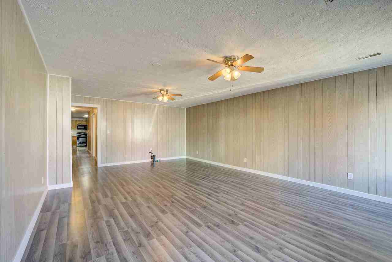 255 N Cross St - Photo 2 of 11