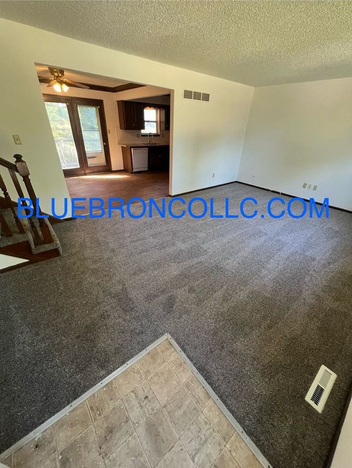 16811 E 41st St S - Photo 2 of 20