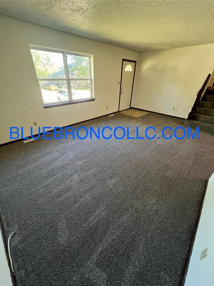 16811 E 41st St S - Photo 3 of 20