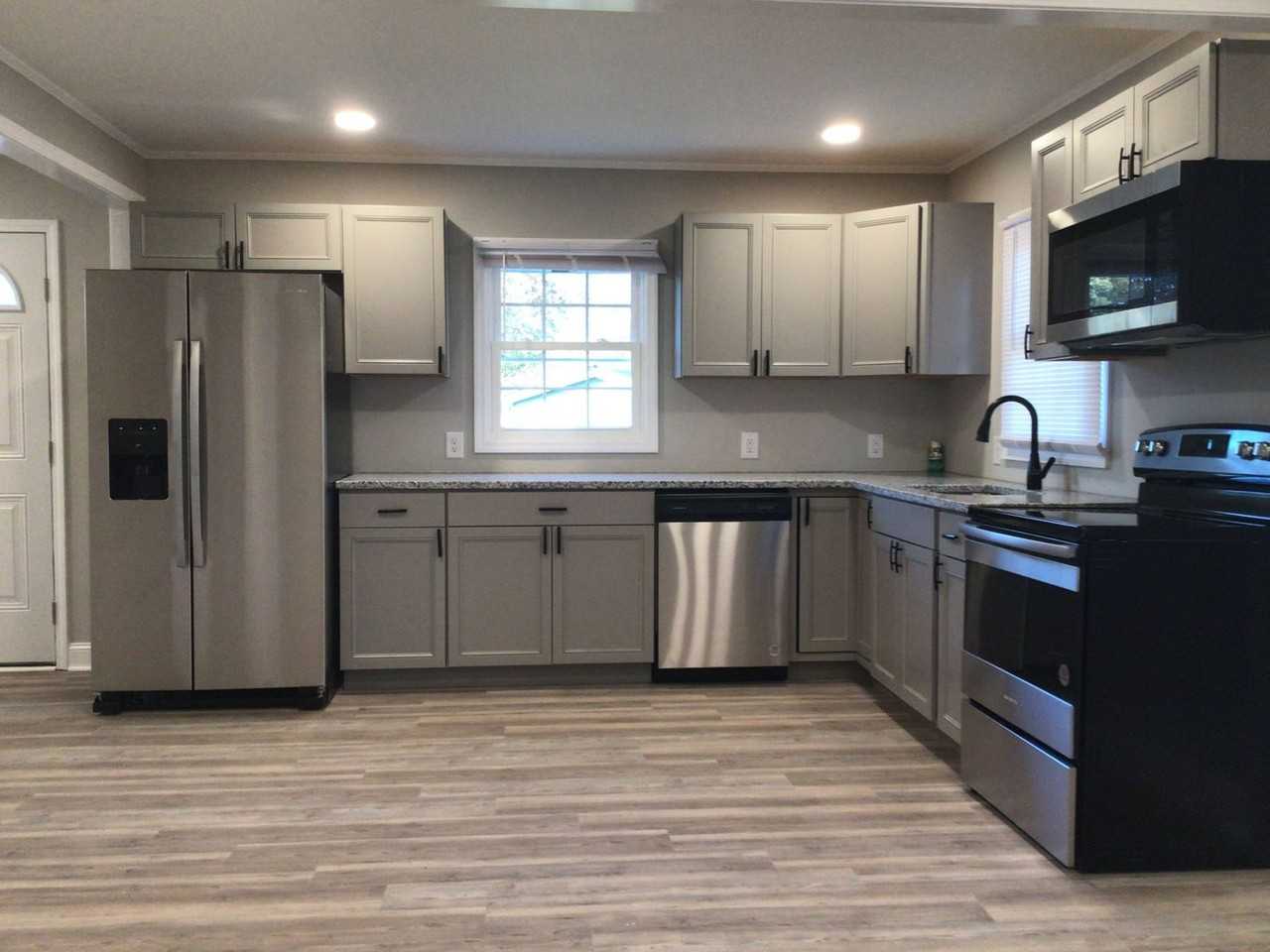 816 Margrace Rd - Photo 4 of 13