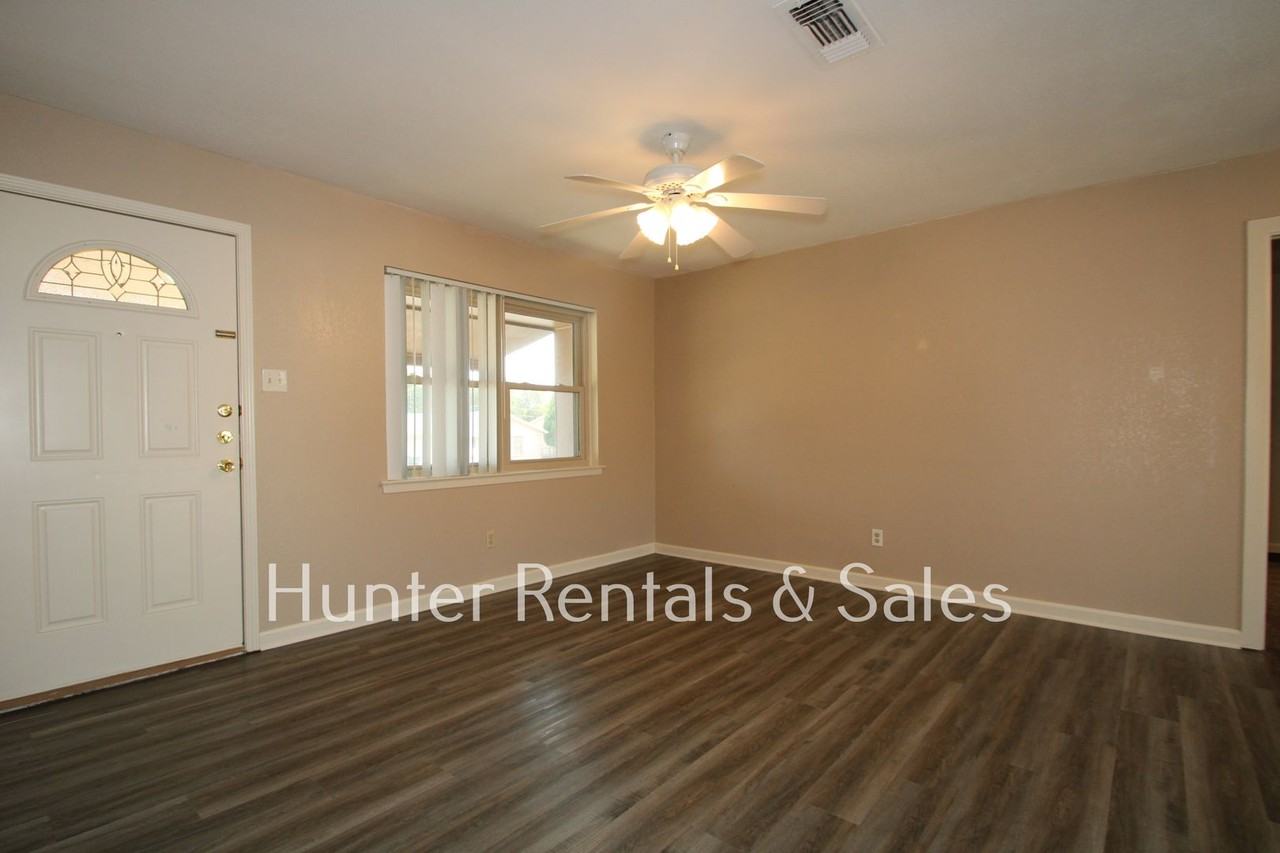 2711 Mountain Ave - Photo 7 of 27