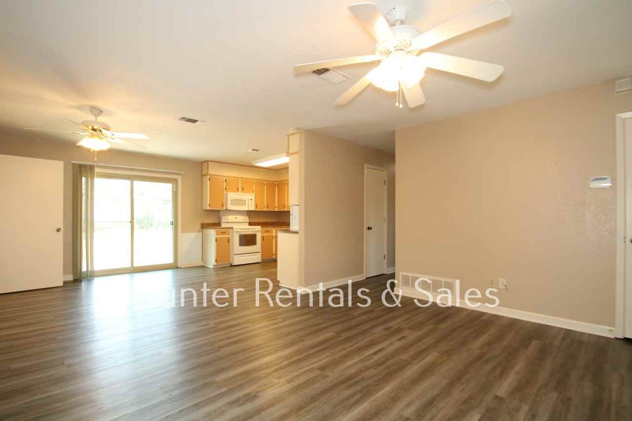 2711 Mountain Ave - Photo 3 of 27