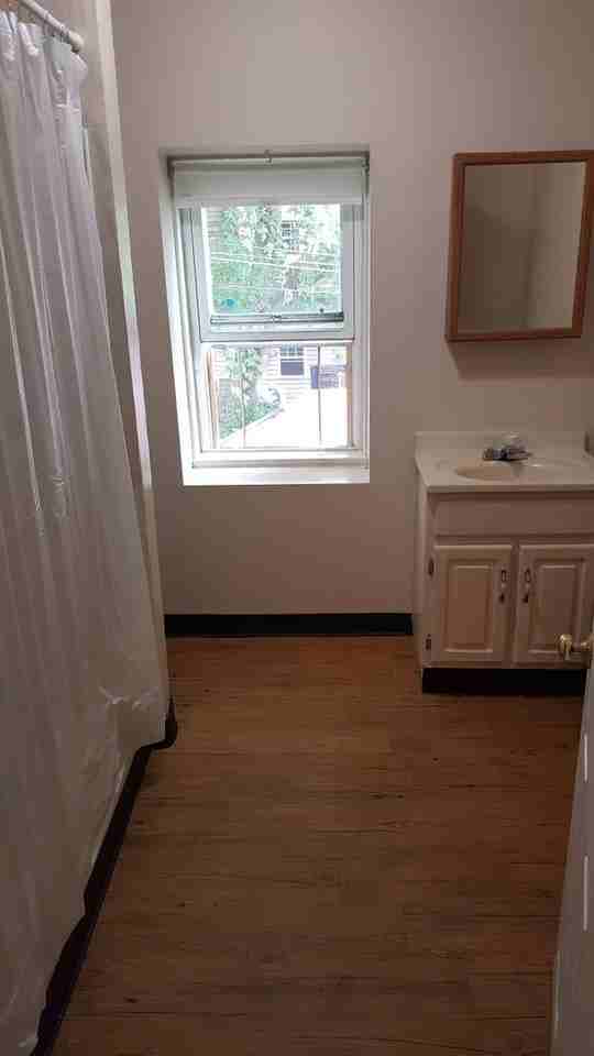 Ashland 430 N - Photo 2 of 5