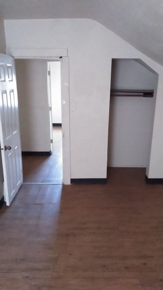 Ashland 430 N - Photo 3 of 5