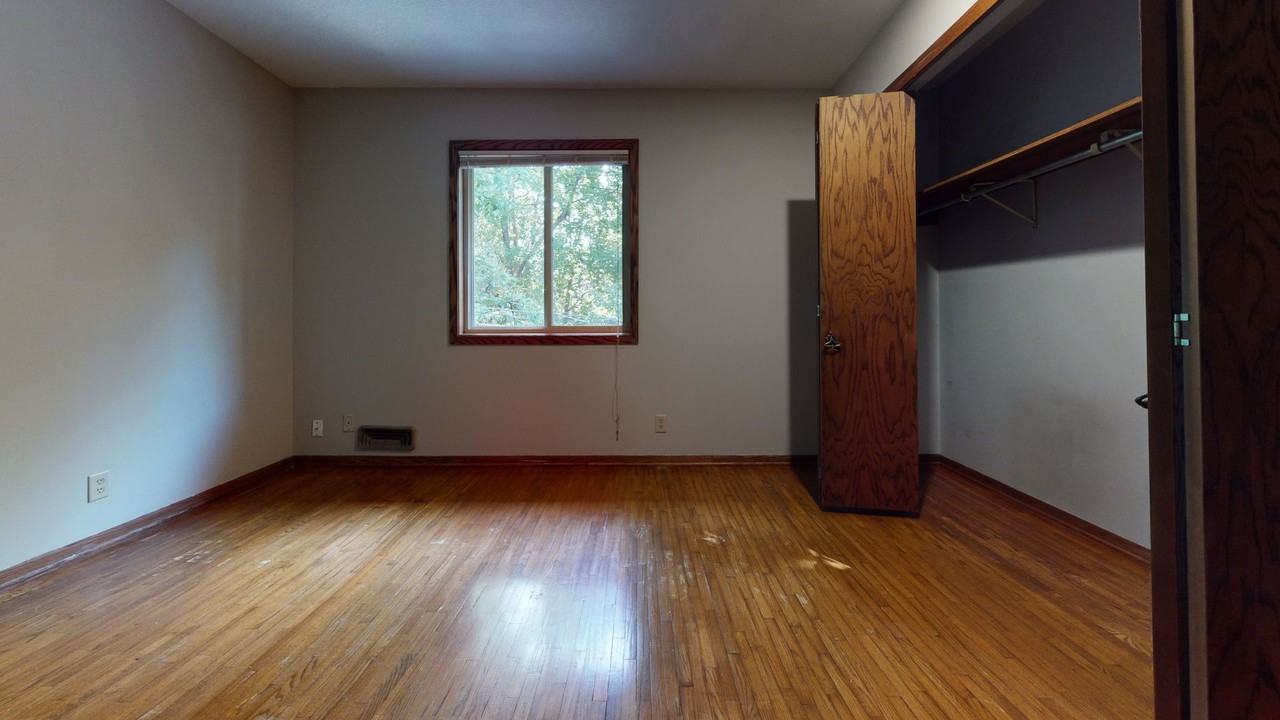 1081 18th Ave Se - Photo 5 of 10