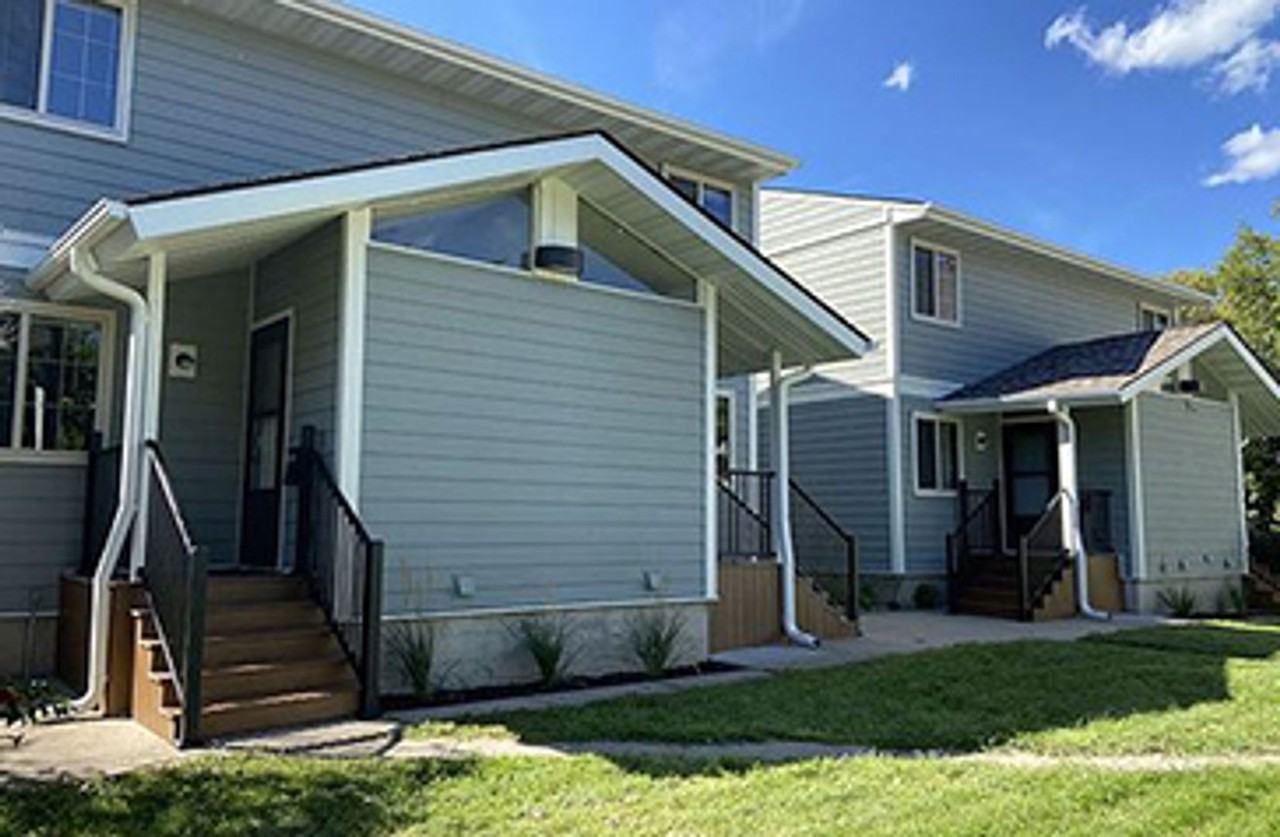 1087 18th Ave Se - Photo 2 of 6