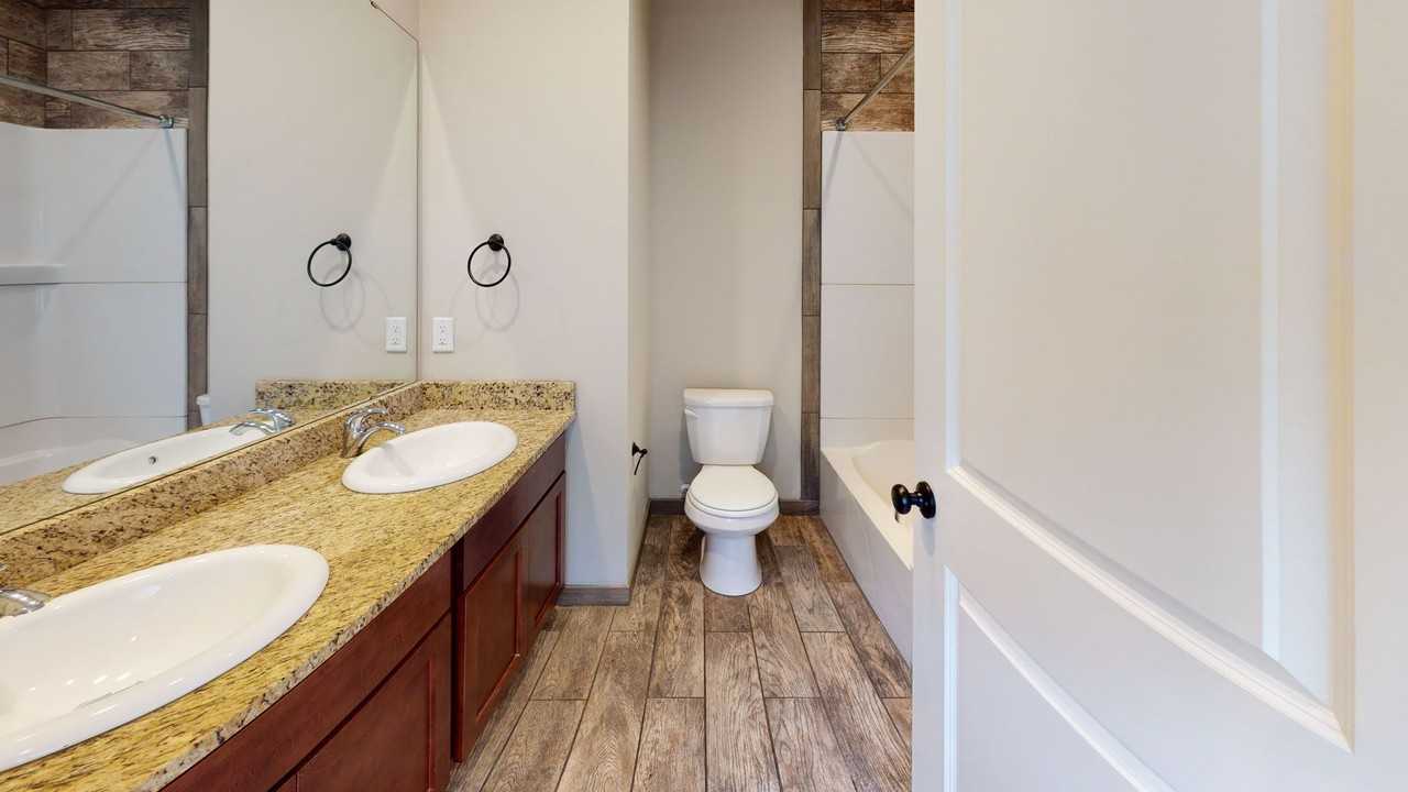 1105 6th St Se - Photo 5 of 13