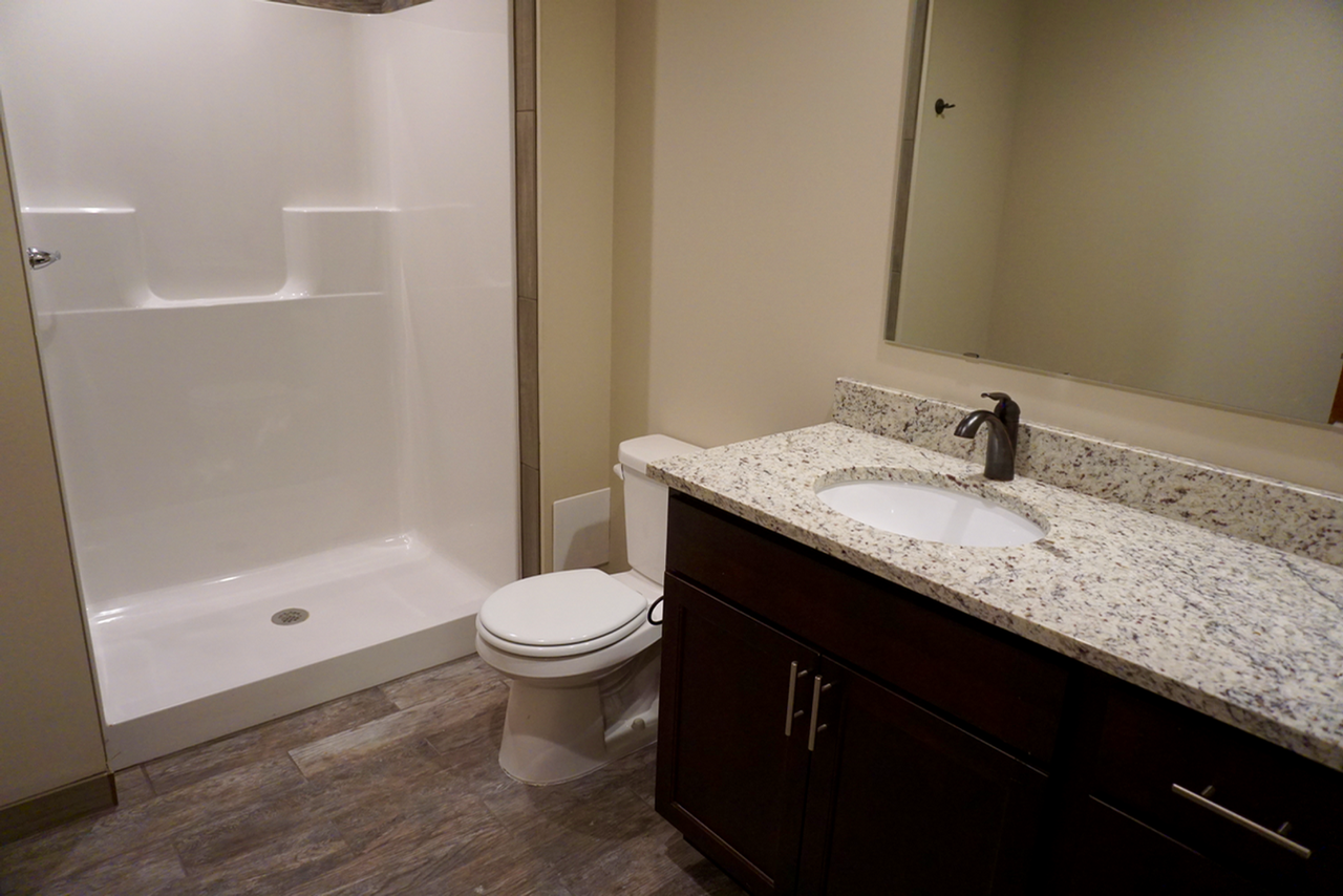 1109 8th St SE - Photo 3 of 5