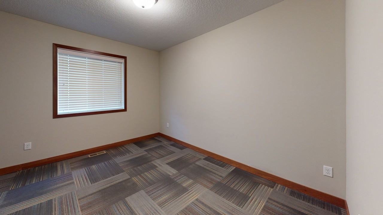 1509 Rollins Ave Se - Photo 7 of 11