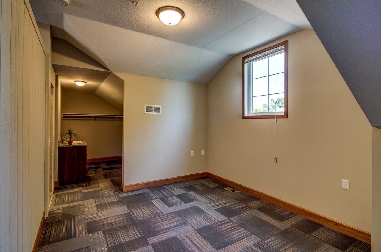 1208 Como Ave SE - Photo 6 of 13