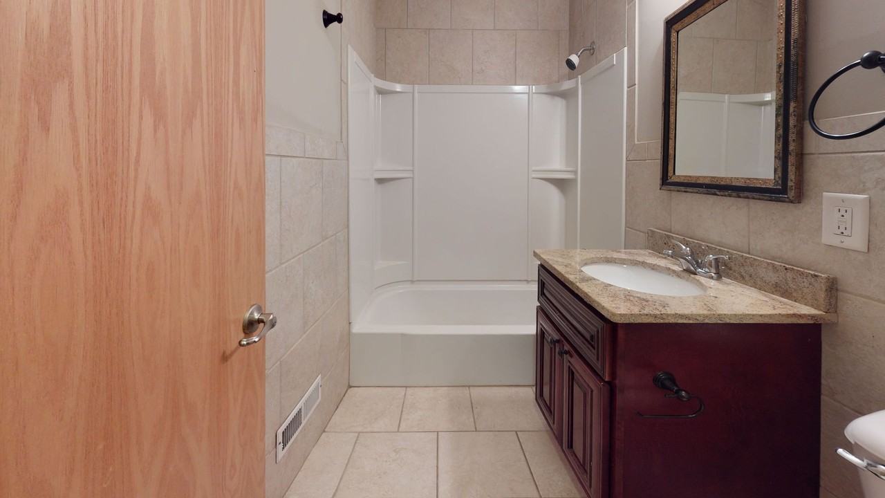 2310 Como Ave Se - Photo 4 of 11