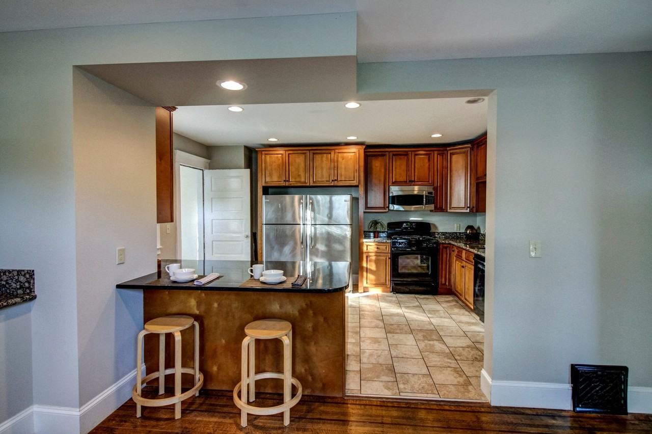 301 5th Ave Se - Photo 2 of 12