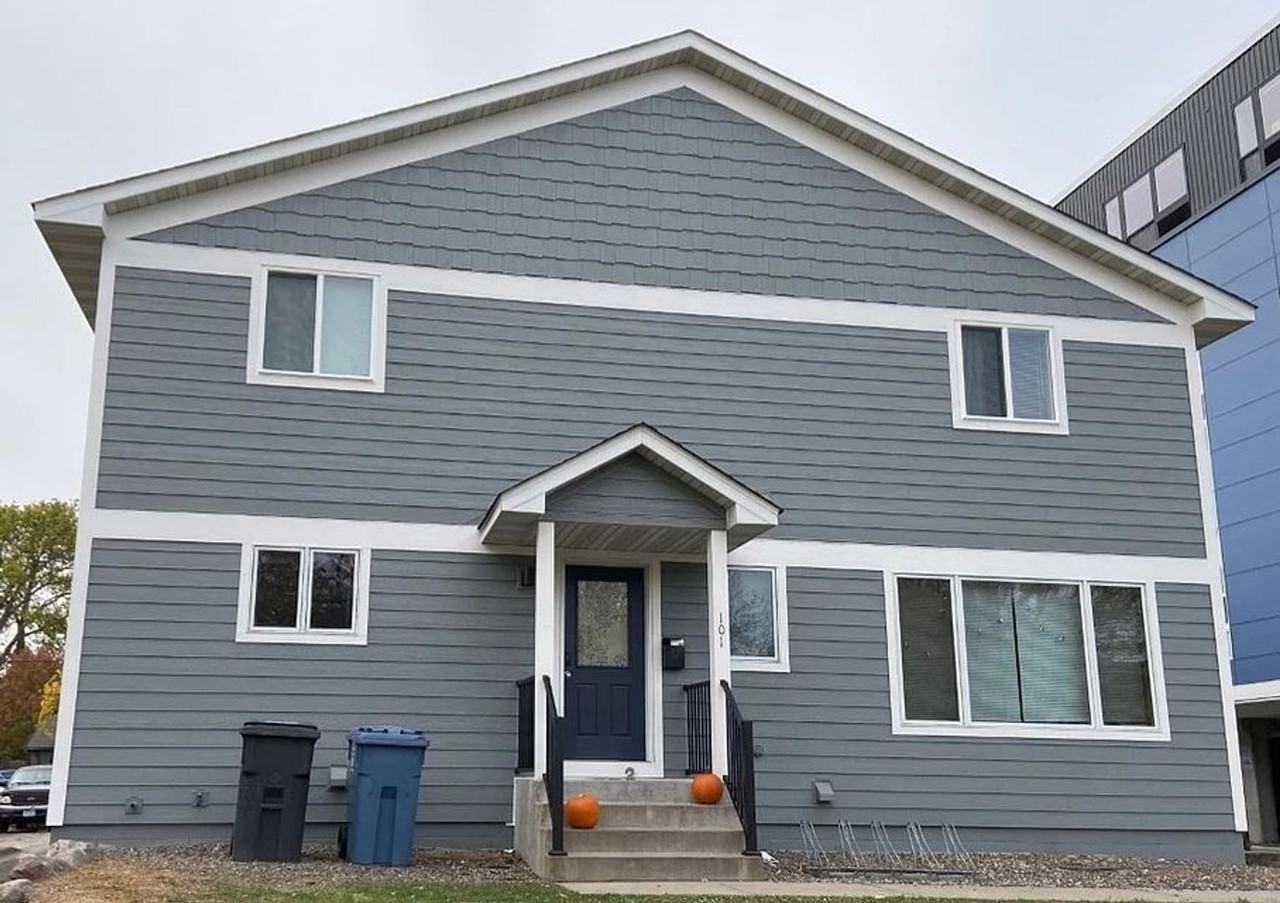 412 4th St SE - Photo 2 of 9