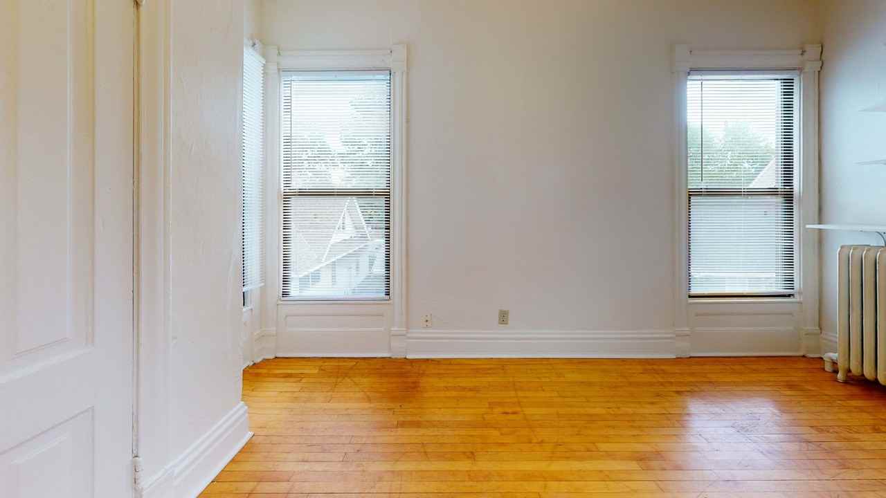 1120 4th St Se - Photo 4 of 10