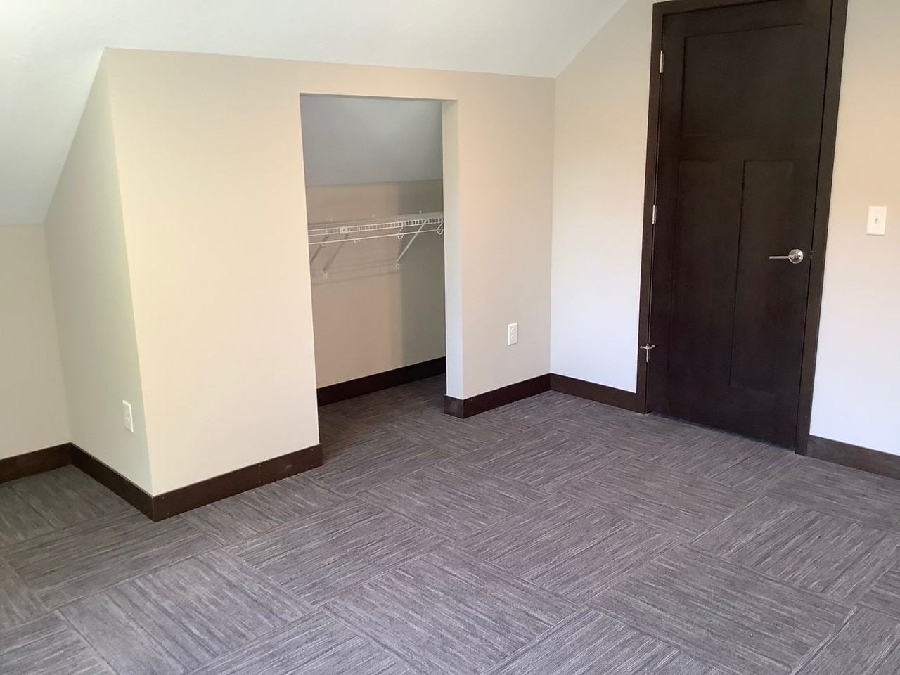 1027 13th Ave SE - Photo 6 of 20