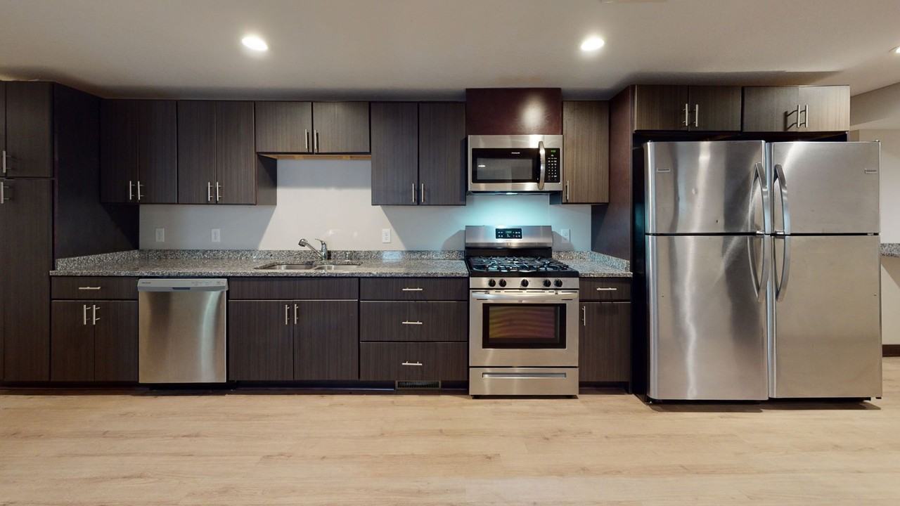 501 6th St SE - Photo 2 of 14