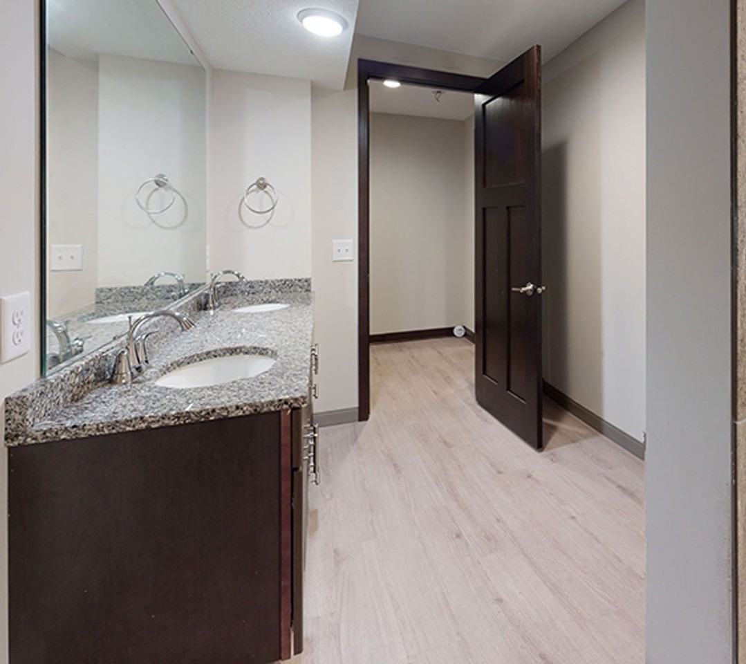 501 6th St SE - Photo 4 of 14