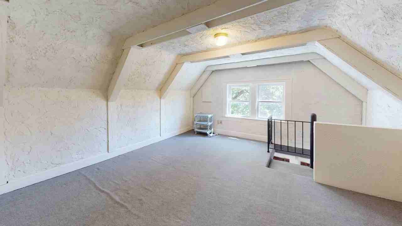 1109 17th Ave SE - Photo 4 of 22