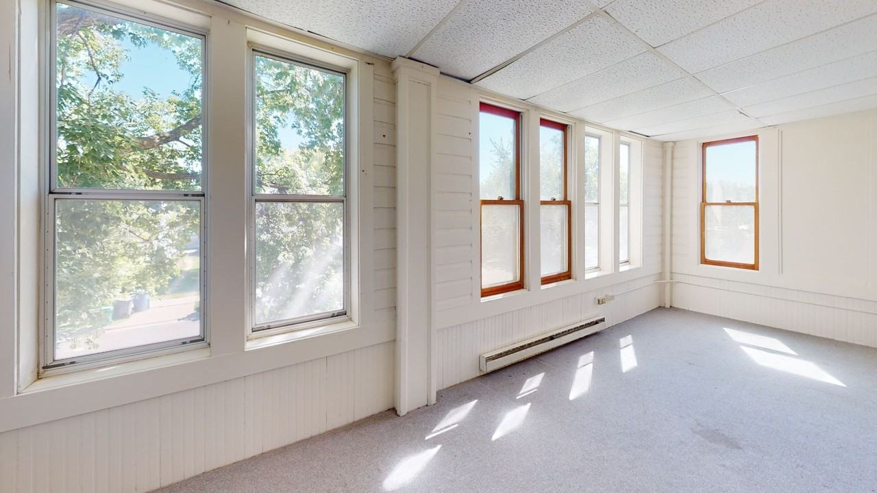 1109 17th Ave SE - Photo 7 of 22