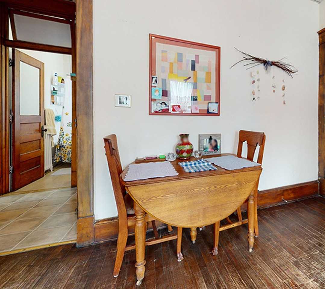 1319 Franklin Ave SE - Photo 3 of 12