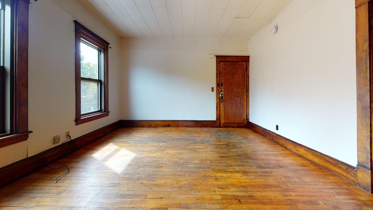 1319 Franklin Ave SE - Photo 2 of 11