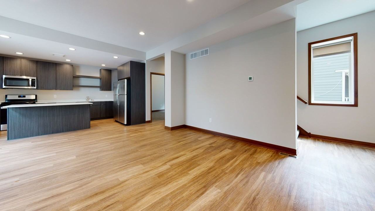1107 7th St. SE - Photo 4 of 20