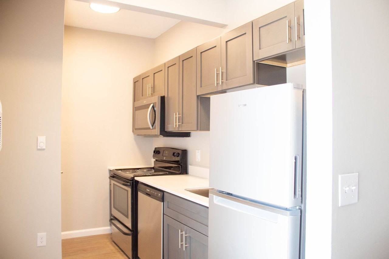 103 E Chalmers - Photo 3 of 50