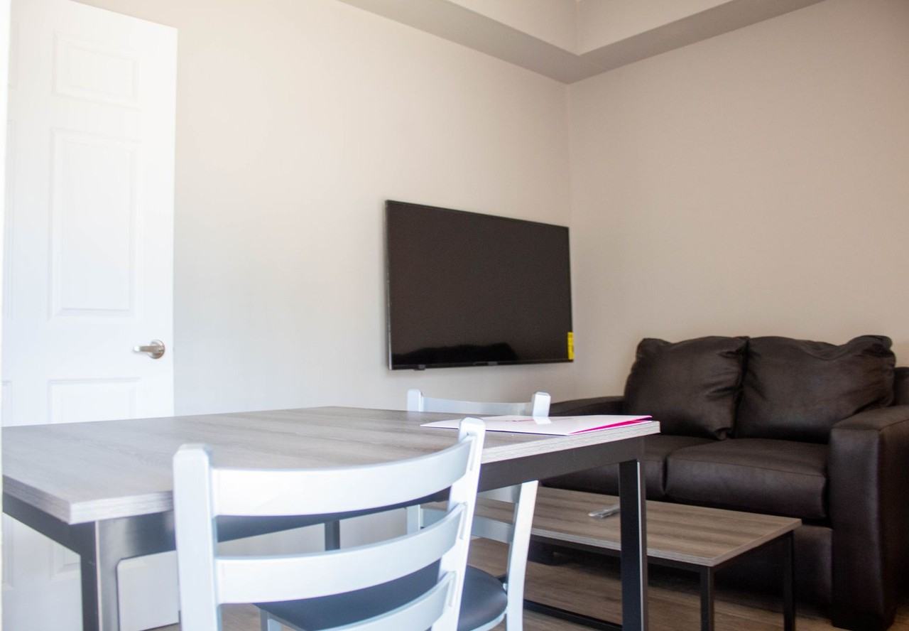103 E Chalmers - Photo 5 of 50