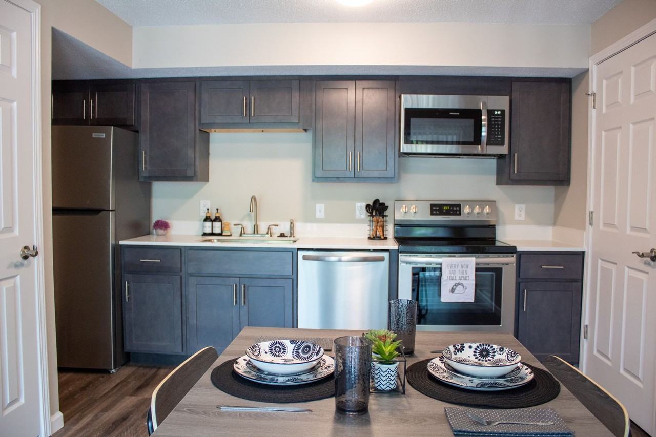 402 N Gregory - Photo 7 of 34