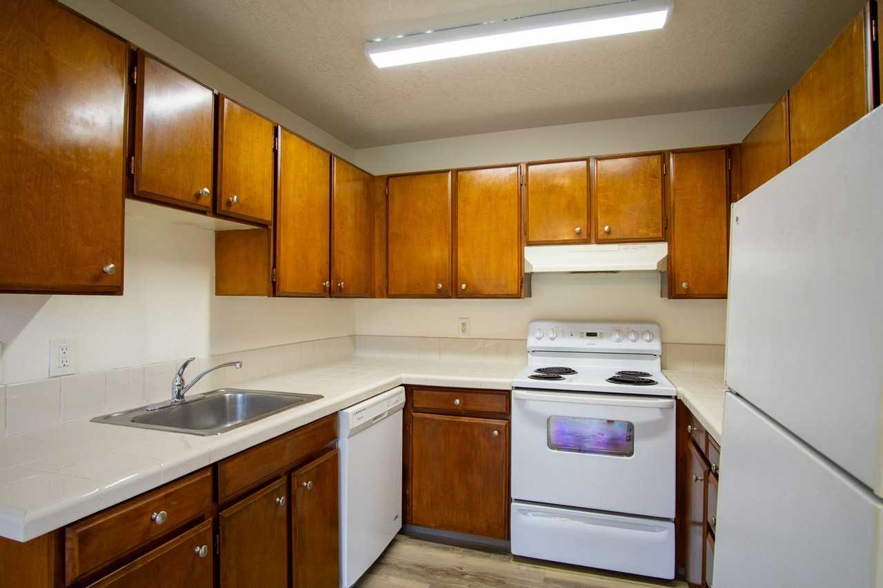 9120 Sw Becker Dr - Photo 7 of 21