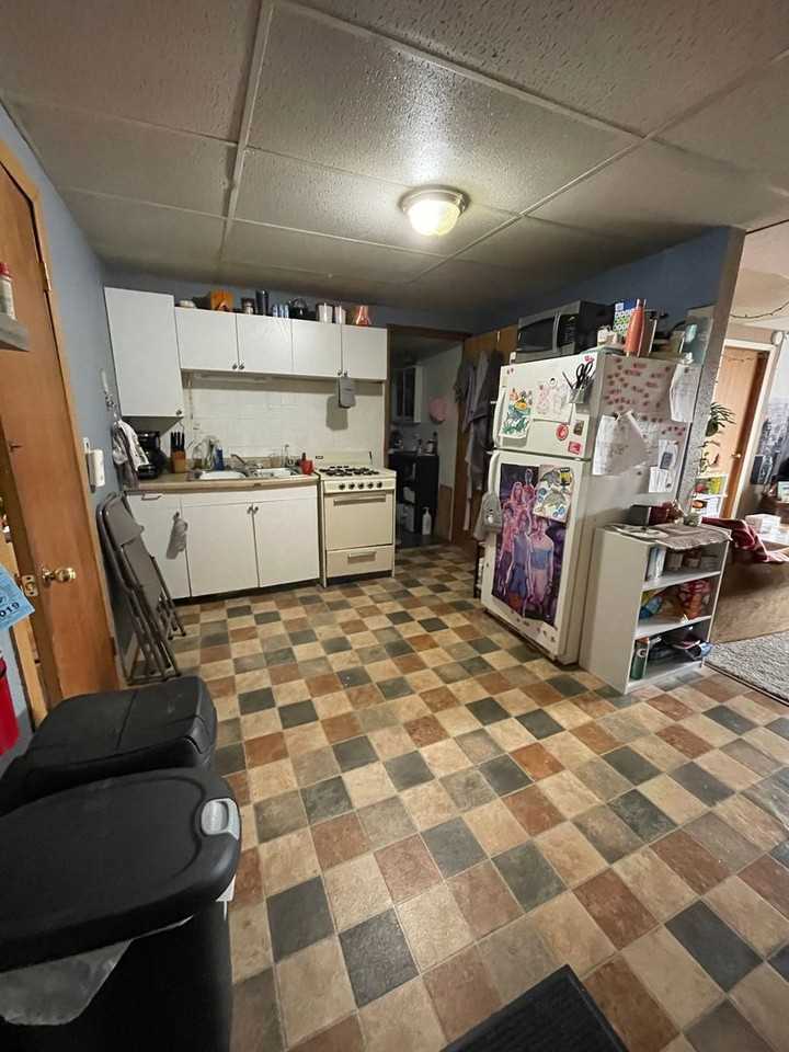 1018 Pine St #1 - Photo 7 of 10