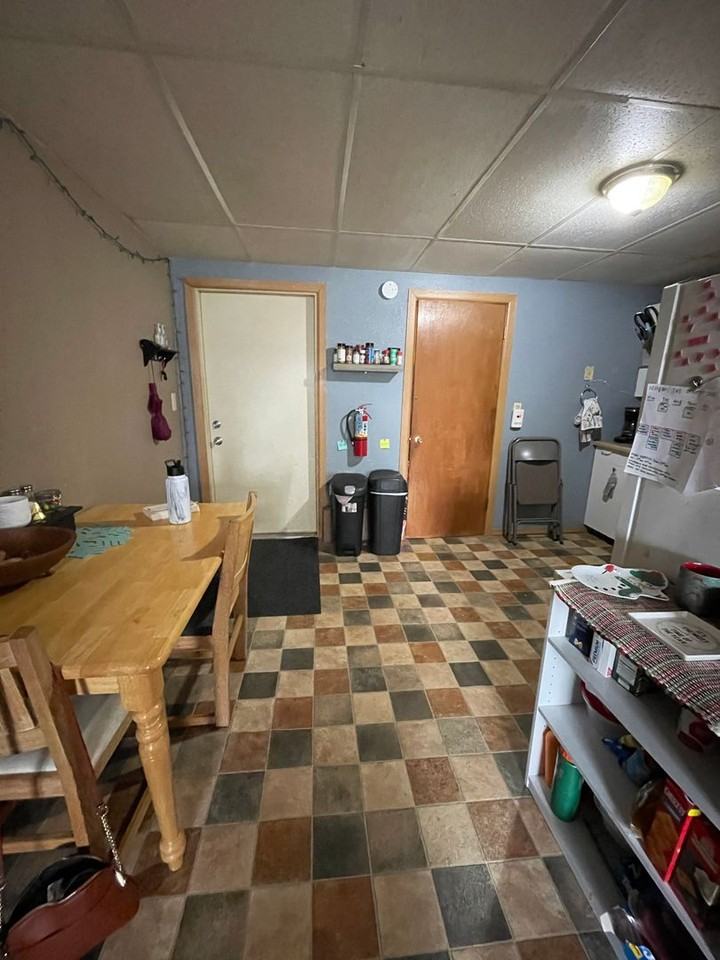 1018 Pine St #1 - Photo 3 of 10