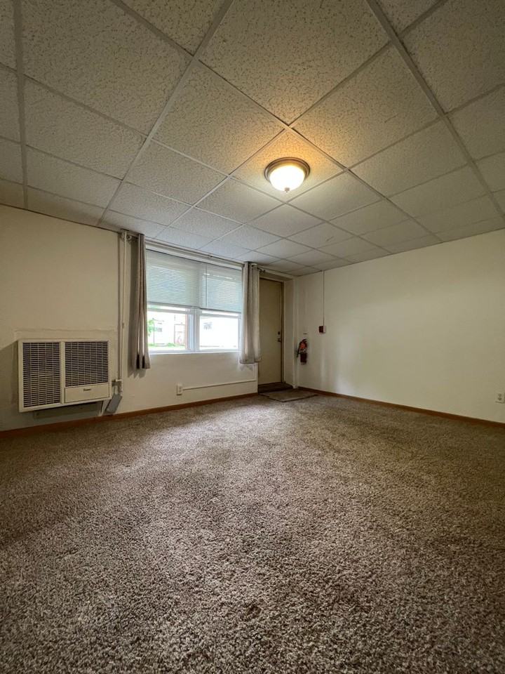 1018 Pine St #5 - Photo 2 of 11