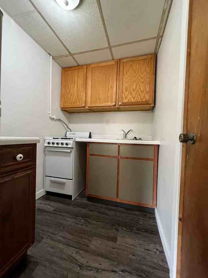 1018 Pine St #5 - Photo 7 of 11