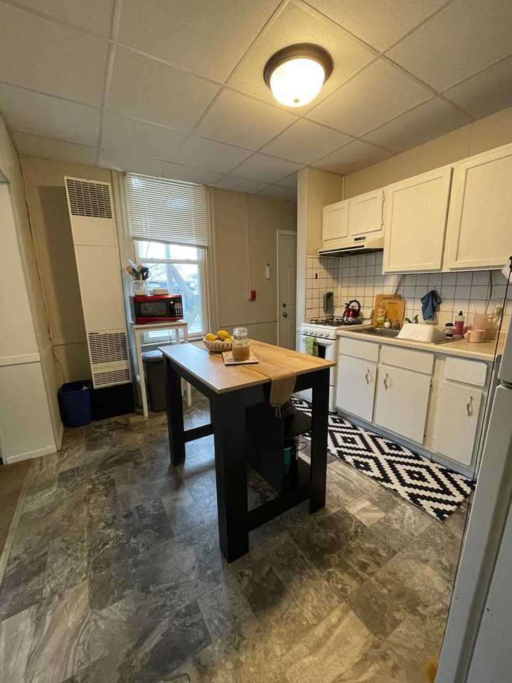 1018 Pine St #7 - Photo 5 of 11