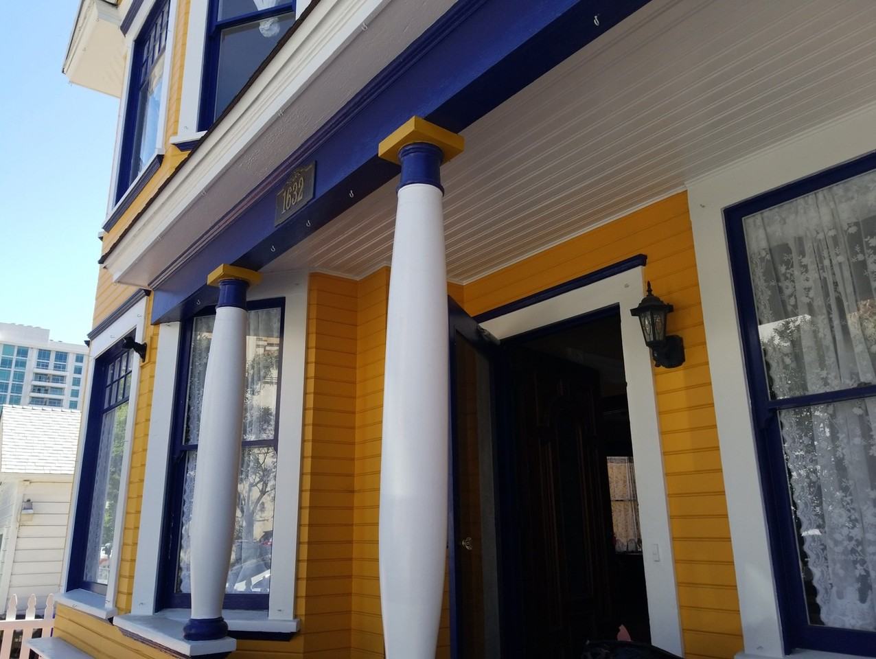 1632 State St - Photo 5 of 22