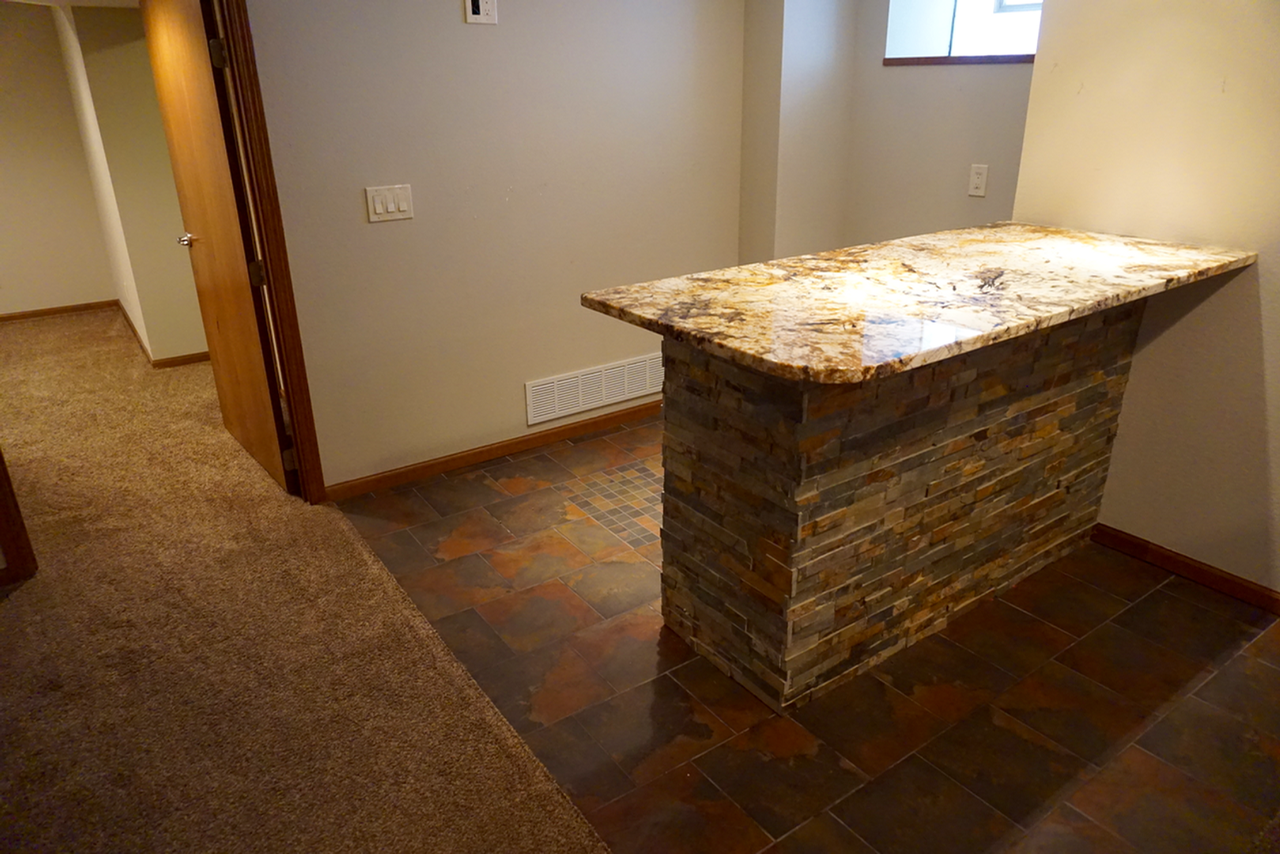 1020 14th Ave Se - Photo 5 of 10