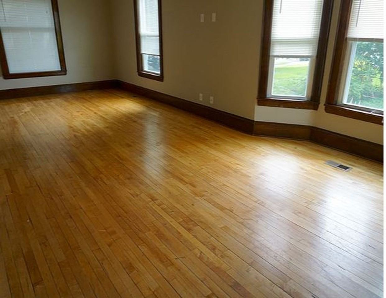1025 15th Ave Se - Photo 5 of 11