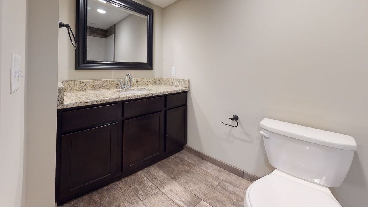 1025 15th Ave Se - Photo 6 of 11