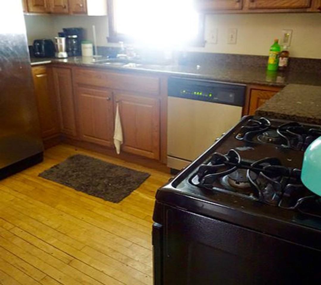 1030 19th Ave Se - Photo 2 of 2
