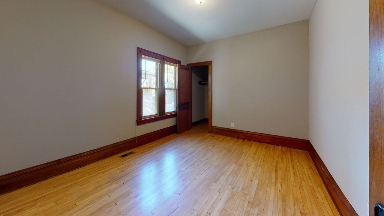 1091 15th Ave Se - Photo 7 of 13