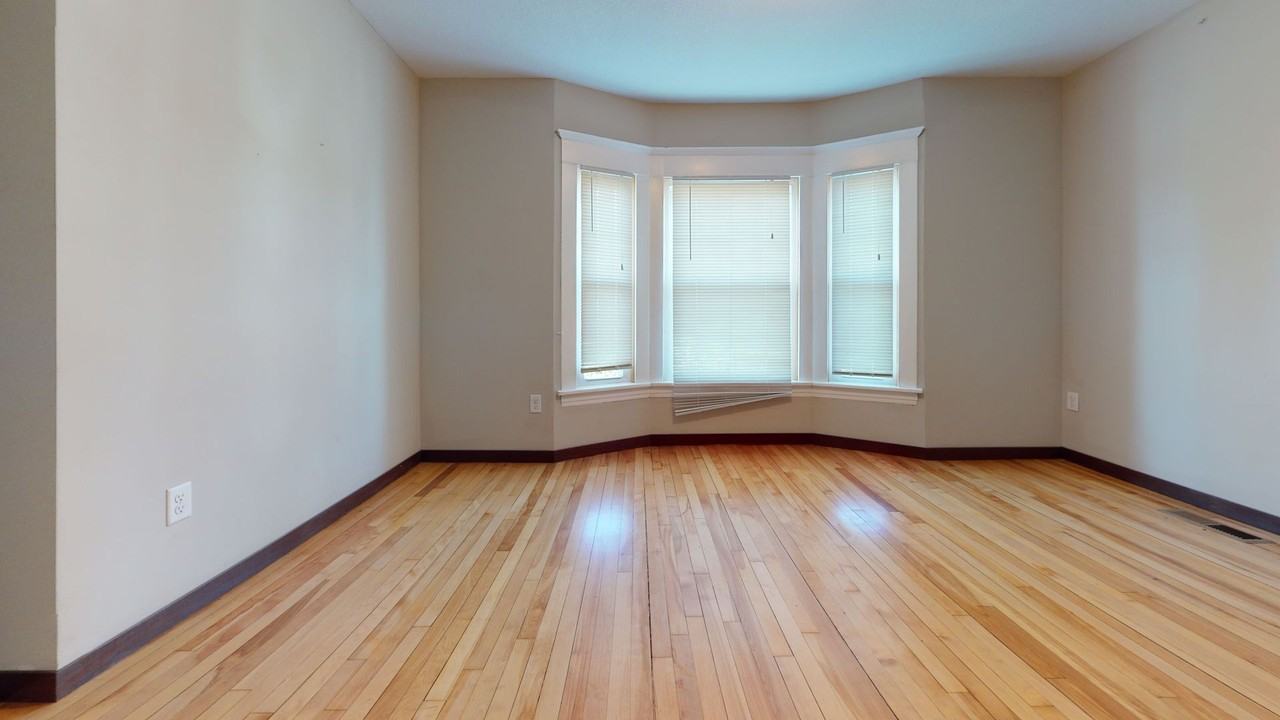1101 17th Ave Se - Photo 6 of 7