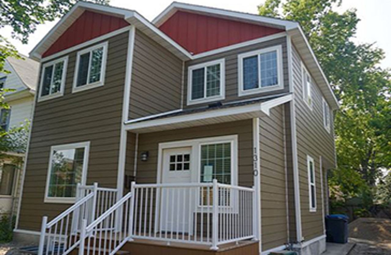 1310 8th St Se - Photo 2 of 4