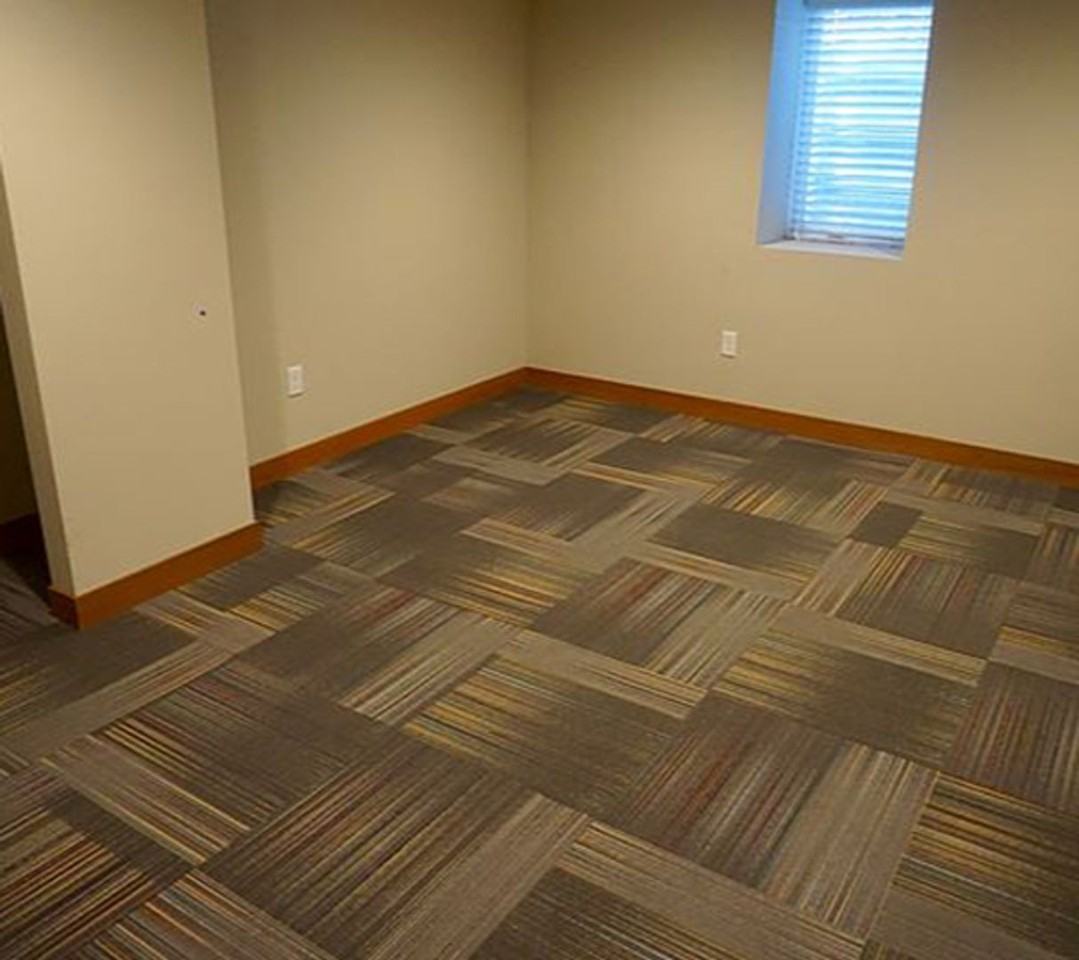 1310 8th St Se - Photo 3 of 4