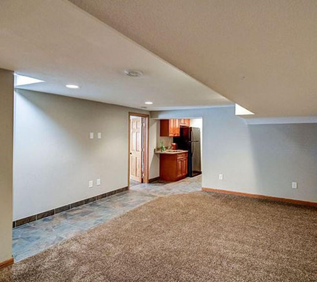 1607 Como Ave Se - Photo 4 of 6